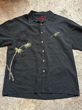 BAMBOO Black Short-Sleeve Button-Down Shirt with Green Bamboo Embroidery